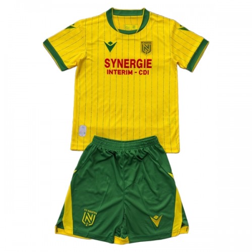 Virallinen Fanipaita + Shortsit FC Nantes Kotipelipaita 2025-26 - Lasten Virallinen Fanipaita + Shortsit FC Nantes Kotipelipaita 2025-26 - Lasten