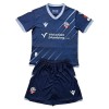 Virallinen Fanipaita + Shortsit Bolton Wanderers Vieraspelipaita 2025-26 - Lasten Virallinen Fanipaita + Shortsit Bolton Wanderers Vieraspelipaita 2025-26 - Lasten