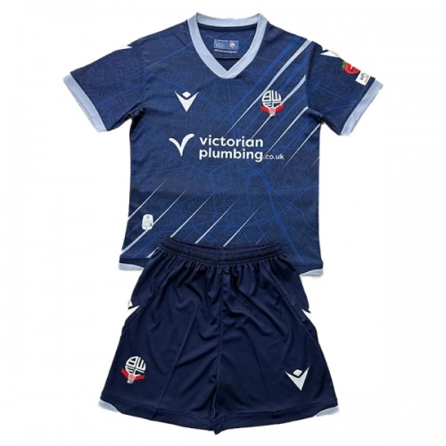 Virallinen Fanipaita + Shortsit Bolton Wanderers Vieraspelipaita 2025-26 - Lasten Virallinen Fanipaita + Shortsit Bolton Wanderers Vieraspelipaita 2025-26 - Lasten