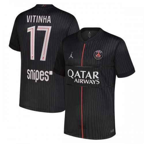 Virallinen Fanipaita Paris Saint-Germain Vitinha 17 Jordan Neljäs Pelipaita 2025-26 - Miesten Virallinen Fanipaita Paris Saint-Germain Vitinha 17 Jordan Neljäs Pelipaita 2025-26 - Miesten