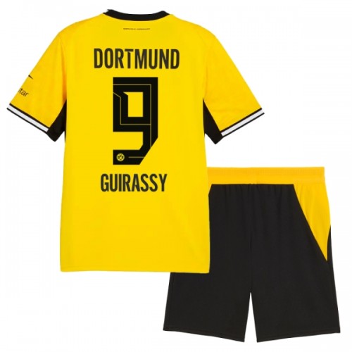 Virallinen Fanipaita + Shortsit Borussia Dortmund Guirassy 9 Kotipelipaita 2026-27 - Lasten Virallinen Fanipaita + Shortsit Borussia Dortmund Guirassy 9 Kotipelipaita 2026-27 - Lasten