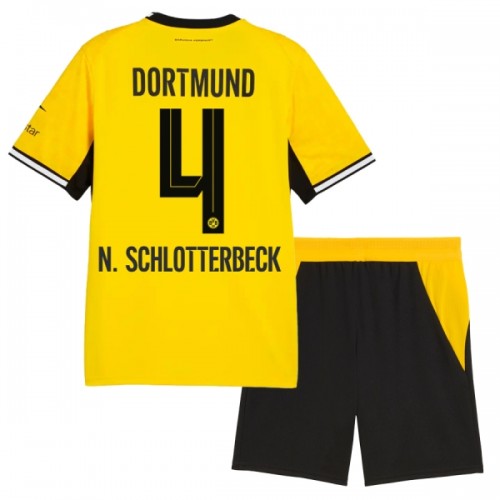 Virallinen Fanipaita + Shortsit Borussia Dortmund N. Schlotterbeck 4 Kotipelipaita 2026-27 - Lasten Virallinen Fanipaita + Shortsit Borussia Dortmund N. Schlotterbeck 4 Kotipelipaita 2026-27 - Lasten