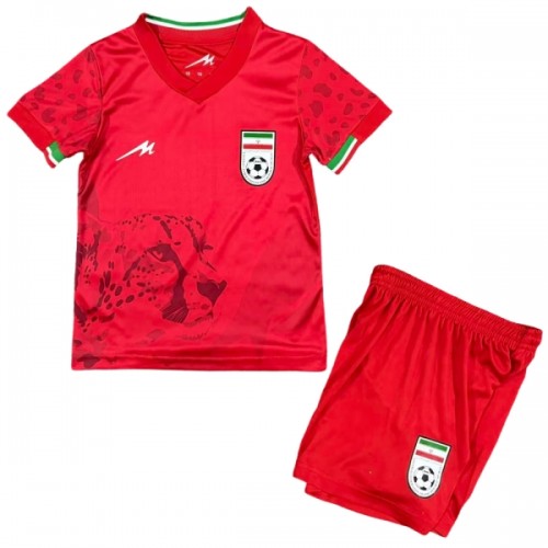 Virallinen Fanipaita + Shortsit Iran Vieraspelipaita MM-Kisat 2026 - Lasten Virallinen Fanipaita + Shortsit Iran Vieraspelipaita MM-Kisat 2026 - Lasten