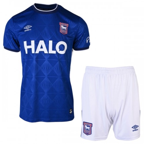 Virallinen Fanipaita + Shortsit Ipswich Town Kotipelipaita 2026-27 - Lasten Virallinen Fanipaita + Shortsit Ipswich Town Kotipelipaita 2026-27 - Lasten