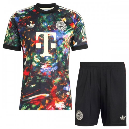 Virallinen Fanipaita + Shortsit FC Bayern München Oktoberfest 2026-27 - Lasten Virallinen Fanipaita + Shortsit FC Bayern München Oktoberfest 2026-27 - Lasten